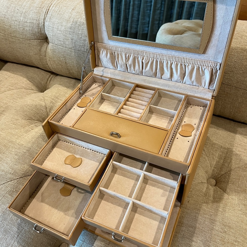 Red Envelope leatherette Jewelry Box in camel tan w ivory interior & Sil…